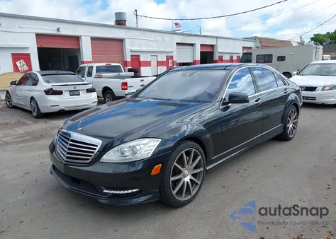 2011 Mercedes-Benz S 550 from USA, damaged, VIN WDDNG7BB4BA386594